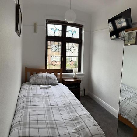 Amazing And Romantic O2 Arena 4 Bedrooms House Free Parking London Exterior foto